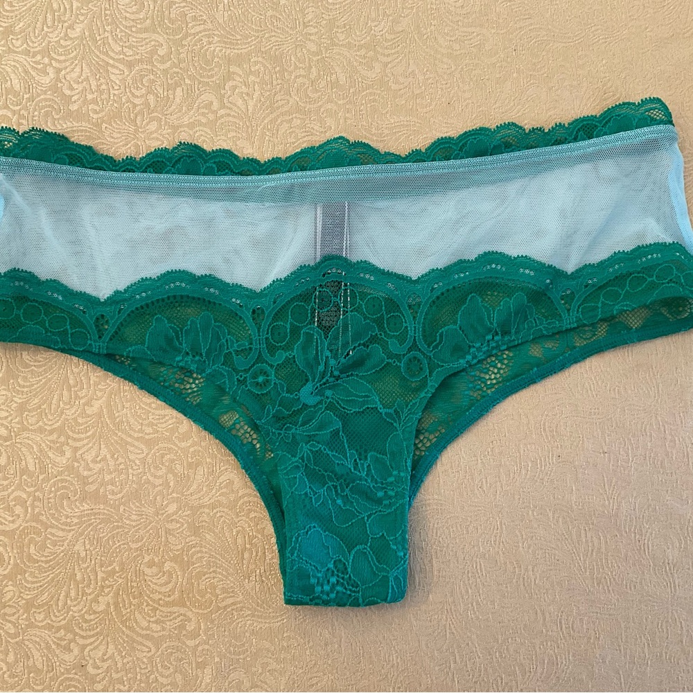 Small Victoria’s Secret Very Sexy green cheeky panty NWT